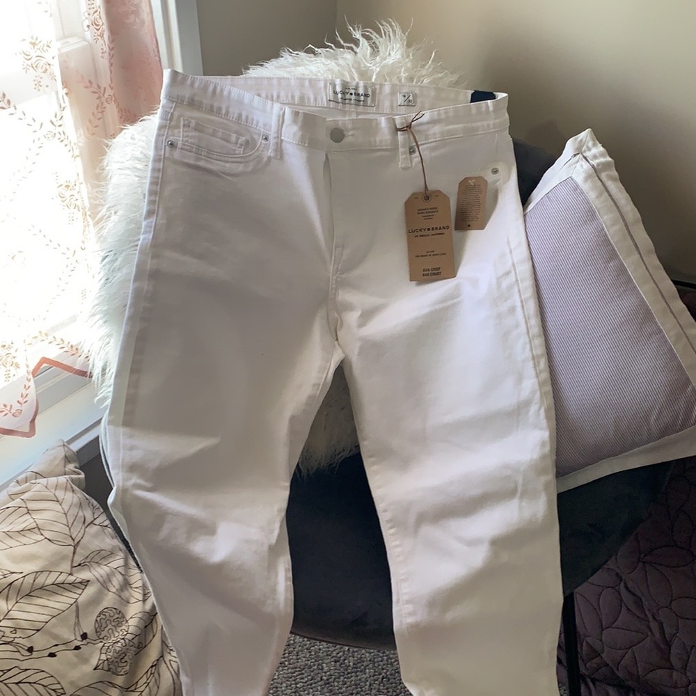 NWT Lucky Brand size 14 white Ava crop jeans